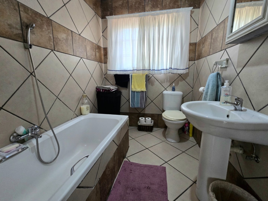 2 Bedroom Property for Sale in Keidebees Northern Cape